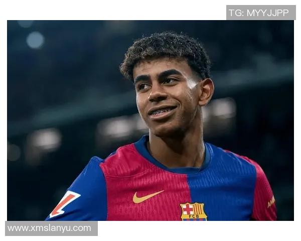 简单过人技巧成就足球天才，球星灵巧突破展现非凡技艺